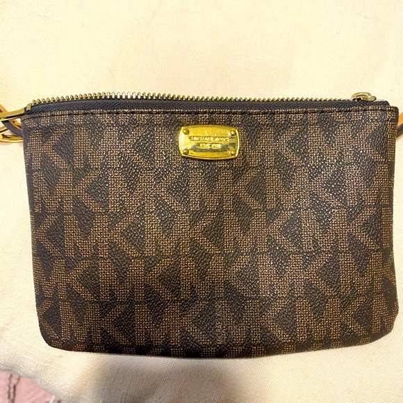 MICHAEL Michael Kors Handbags - Michael Kors belt purse